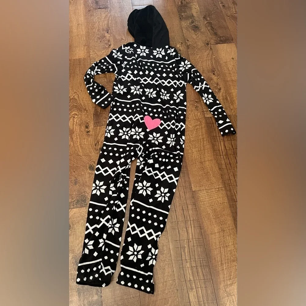 Justice girls one piece penguin hooded pajamas Sz 20 thumbholes